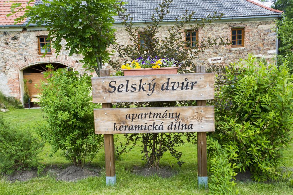 Апартаменти Selsky Dvur Kajov Екстер'єр фото
